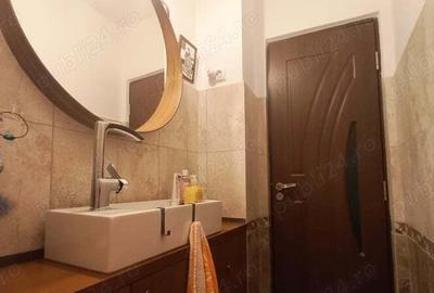 Apartament cu 3 camere decomandat în Broșteni - 4