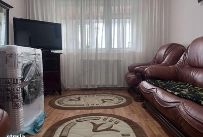 Apartament cu 3 camere semidecomandat în Micro 8 - 3