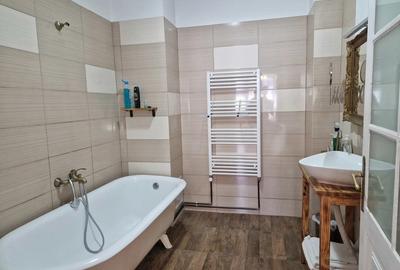 De inchiriat apartament in casa zona centrala - 2