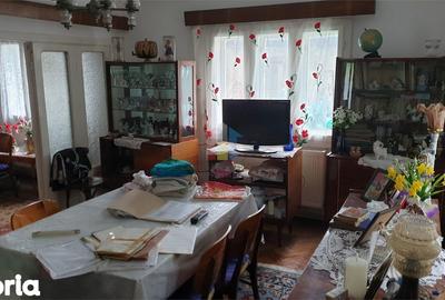 Casă cu 6 camere cu Teren 242 Mp în Central - 7