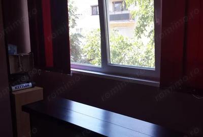 3 camere confort 1 etaj 2 Circumvalatiunii 1 langa McDonalds suprafata utila 66 mp + 5 mp balcon - 5
