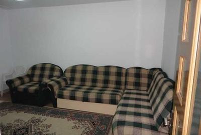 Garsonieră decomandată în Tei