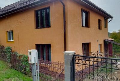 Casă cu 4 camere în Recea - 5