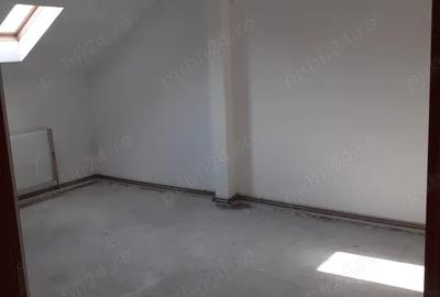 Apartament cu 3 camere