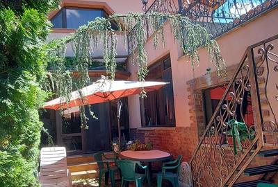 Casă cu 5 camere cu Teren 205 Mp în Central - 4