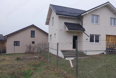 Casă cu Teren 252 Mp în Valu lui Traian - 2