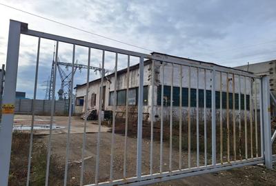 Hale de vanzare cu o suprafata totala de 5440 mp - 7