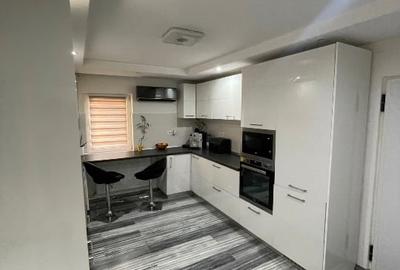Apartament 4 camere ,500 metri Iulius town
