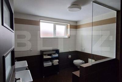 Casă cu 4 camere în Central - 2