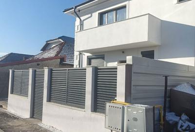 Casă cu 4 camere cu Teren 200 Mp în Central - 3