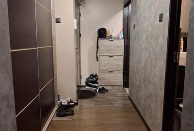 Apartament cu 2 camere semidecomandat în Micro 19