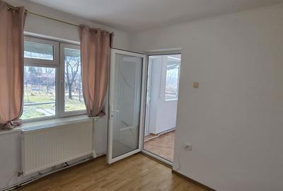 Casă cu 4 camere cu Teren 700 Mp în Copou - 2