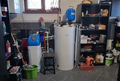 Casă cu 7 camere cu Teren 500 Mp în Central