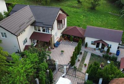 Casa 4 camere, anexe, recent renovata, foisor, teren 781mp, Izvoru, DB - 14