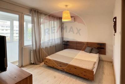 Vanzare apartament spatios,  3 camere - Metrou 1Mai - 11