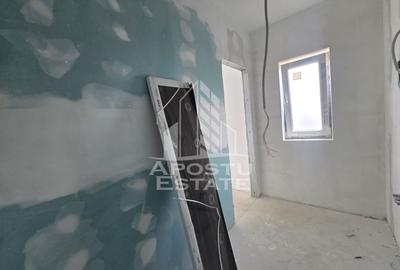 Jumatate de duplex pe parter cu 3 camere si 2 bai, Sag - 14