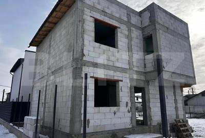 Casă cu 4 camere cu Teren 350 Mp în Central