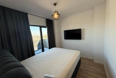 Apartament cu 3 camere semidecomandat în Km 5 - 1