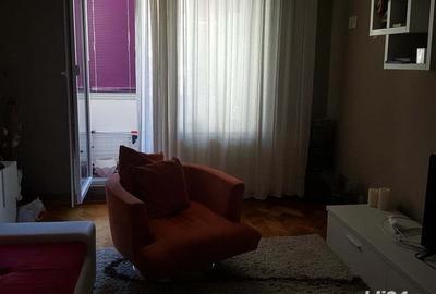 Inchiriez apartament 2 camere in Targu Mures, strada Gloriei - 5