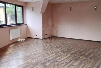 Casă cu Teren 350 Mp în Central - 8