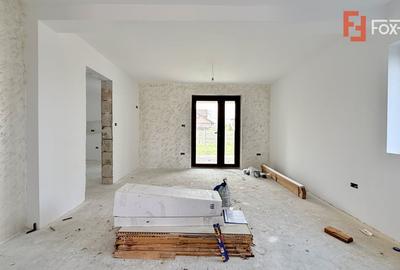 Duplex cu 5 camere cu Canalizare în Moșnița Nouă - 2