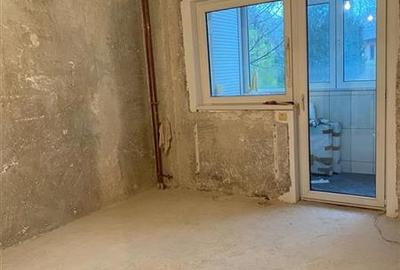 Apartament cu 2 camere semidecomandat în Dristor