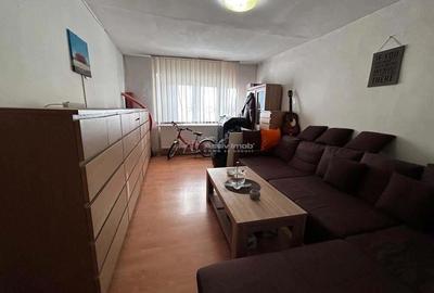 Apartament cu 3 camere decomandat în Moroasa 1