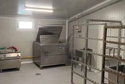 Spațiu comercial, de 1,600 mp, în Central - 7