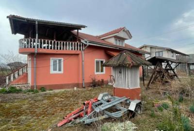 Casă cu 5 camere cu Teren 2270 Mp în Colțirea - 1