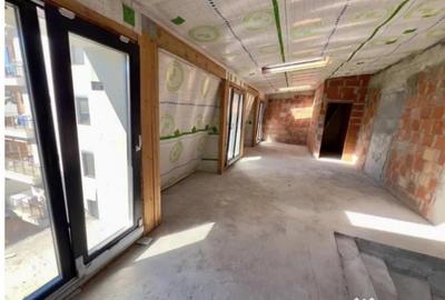 Casă cu 7 camere cu Teren 200 Mp în Dorobanți