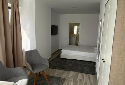 Apartament cu 3 camere semidecomandat, mobilat în Central - 1