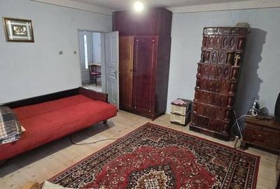 Casă cu Teren 6330 Mp în Poienari - 3