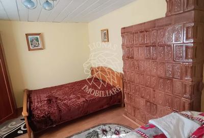 Casă cu 2 camere cu Teren 2500 Mp în Roma - 1