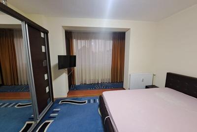 Apartament cu 3 camere semidecomandat în Iancului