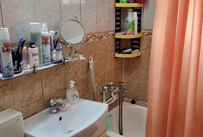 Vand casa foarte buna, str. Crisan - 9