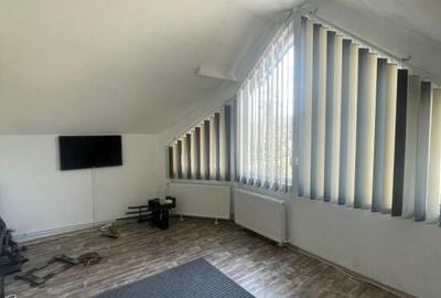 Casă cu 4 camere cu Teren 450 Mp în Central - 2