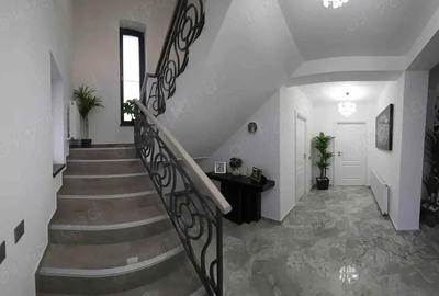 Casă cu Teren 500 Mp în Central - 1