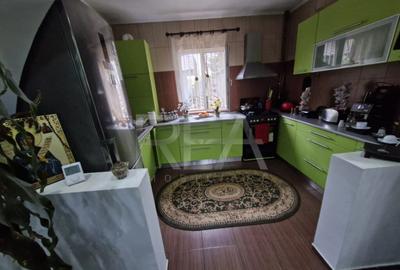 Casa cu 5 camere la 1 kilometru de gradini?a Col? de rai - 14