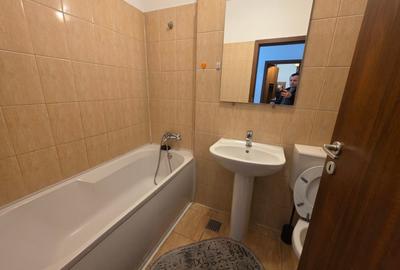 Garsonieră decomandată în Titan - 2