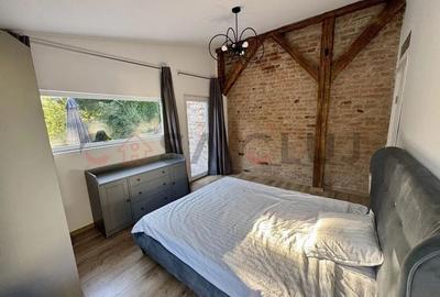 Apartament 3 camere, cu terasă, la 2 minute de Facultatea de Drept!