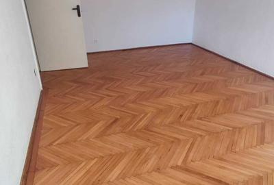 Apartament cu 2 camere decomandat în Bucur Obor