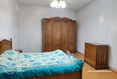 Casă cu 4 camere cu Teren 335 Mp în Intim - 2