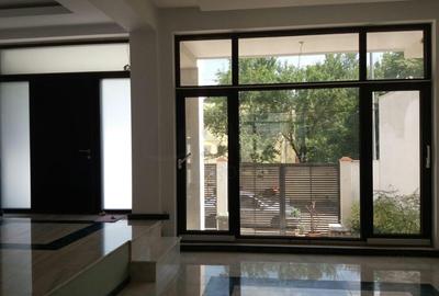 Casă individuală cu 7 camere cu Canalizare în Floreasca - 2