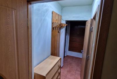 Apartament cu 3 camere semidecomandat în Intim - 2