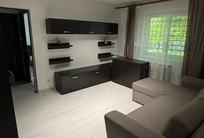 Apartament cu 2 camere decomandat, mobilat în Brâncoveanu