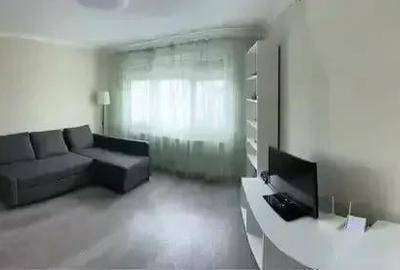 Apartament cu 3 camere semidecomandat în Central - 1