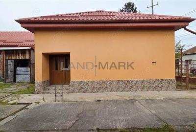 Casă cu Teren 910 Mp în Central
