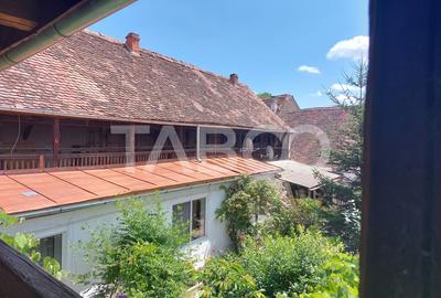 Casa 214 mp utili singur in curte 800 mp teren zona centrala Cisnadie - 29