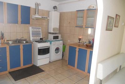 Apartament cu 3 camere decomandat în 1 Mai - 1