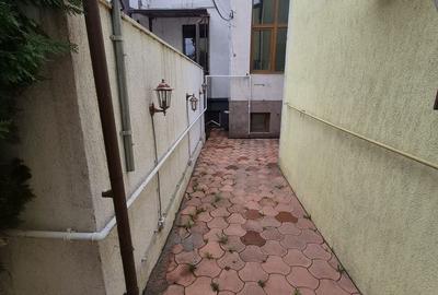 Casă cu 4 camere cu Teren 40 Mp în Malu Roșu - 4